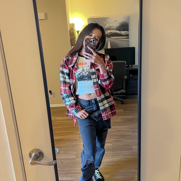 Meet your Posher, Christina - Picture 1 of 3